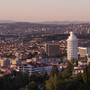 Sheraton & Convention Center Otel